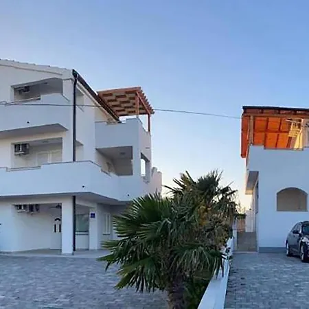 Apartment Amazing In With Wifi Vrsi